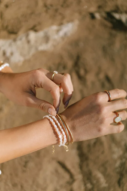 Dainty White Pearl Bracelet - Maile