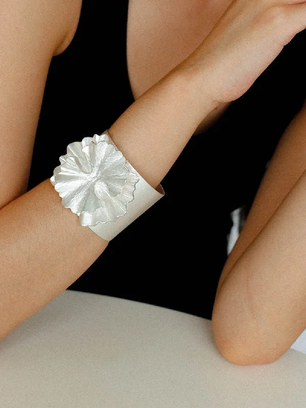 Floral Bloom Corolla Bracelet