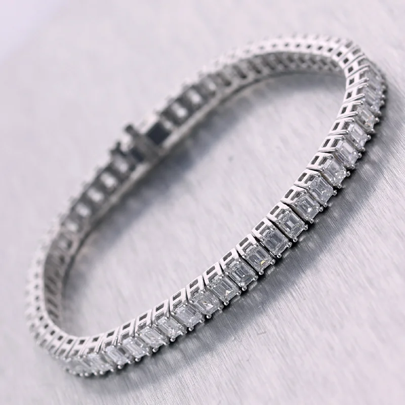 Modern 18k White Gold 13.45ctw Baguette Cut Diamond Tennis Bracelet